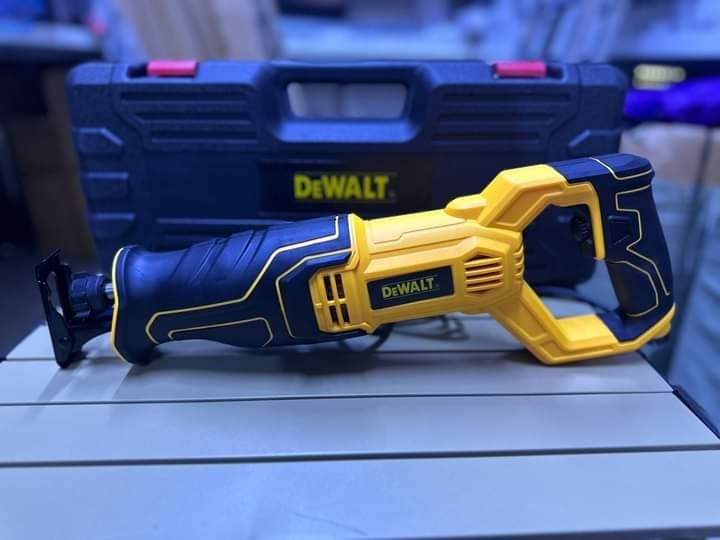 pila lisiciji rep dewalt 1650 w 2