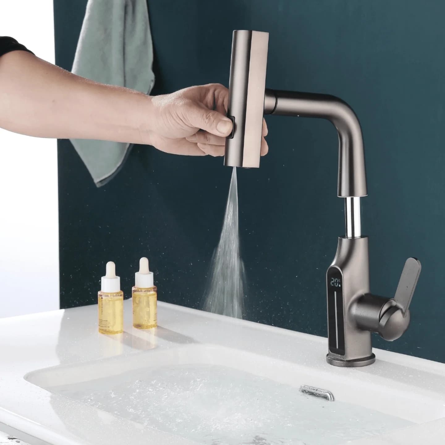 Luksuzna Digitalna Teleskopska LED Česma 4